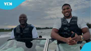 Anthony Joshua enjoys special treat from Ibrahim Mahama, cruises on a private beachfront in Ada: Video
